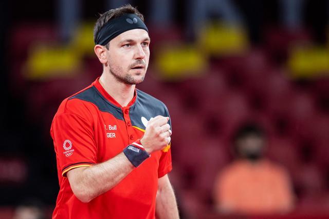 英格兰队险胜波兰队，马龙状态火热